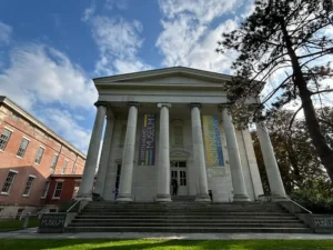The entrance to the Staten Island Museum located in Snug Harbor.